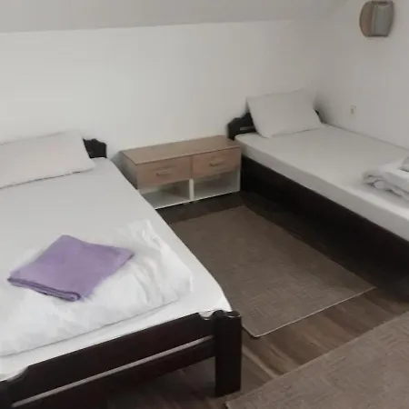 Apartment Prenociste Bambi *